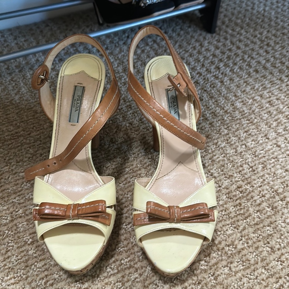 Prada shoes size 40 runs small